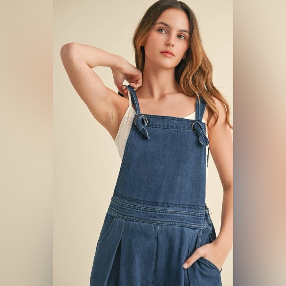 Women's Denim Overalls - Picture 5 of 6